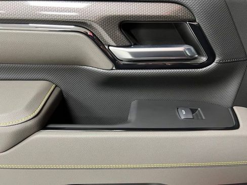 Used 2024 Chevrolet Silverado 2500 ZR2 w/ Technology Package AWD/4WD image 41