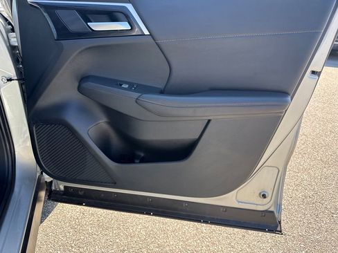 Used 2024 Mitsubishi Outlander SE image 14