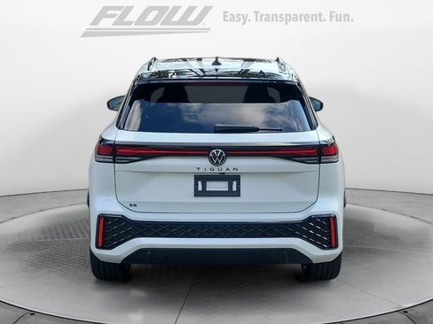 New 2026 Volkswagen Tiguan SE R-Line image 6