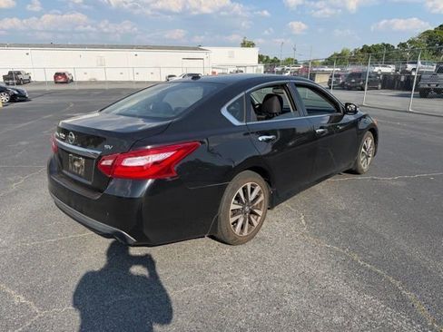 Used 2016 Nissan Altima 2.5 SV w/ Convenience Package FWD image 4