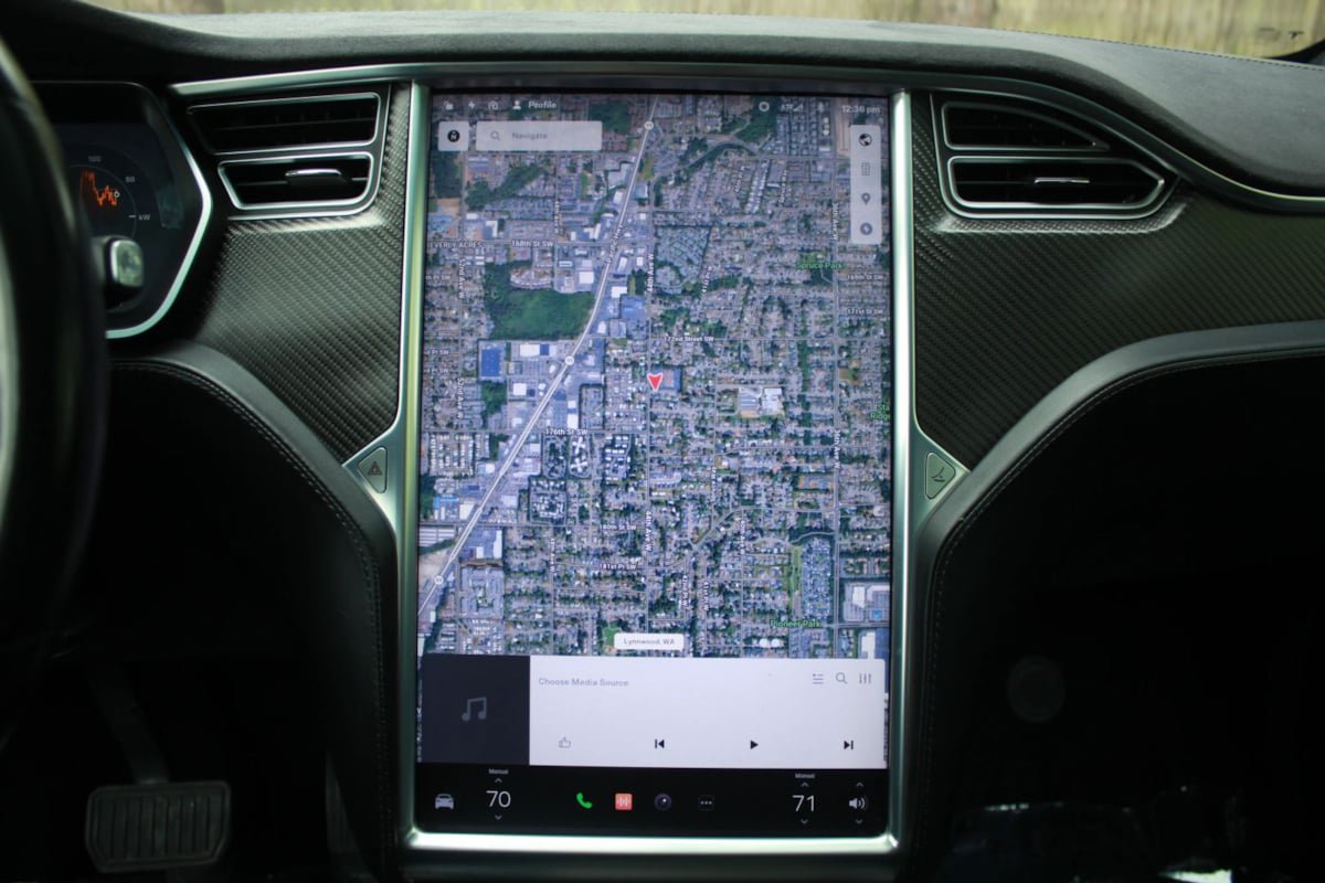Used 2017 Tesla Model X 90D AWD/4WD image 15