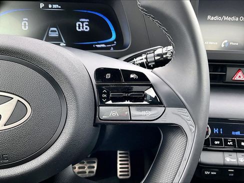 Used 2025 Hyundai Elantra Sport image 19