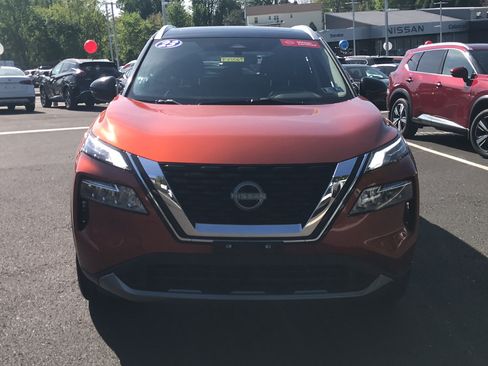 Certified 2023 Nissan Rogue SL w/ SL Premium Package image 2