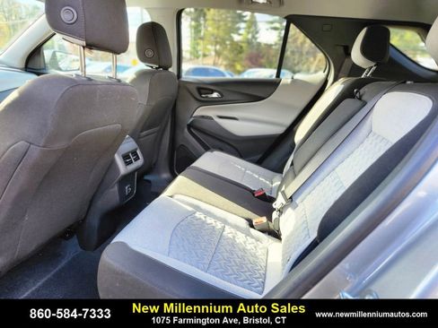 Used 2023 Chevrolet Equinox LT w/ Driver Convenience Package image 16