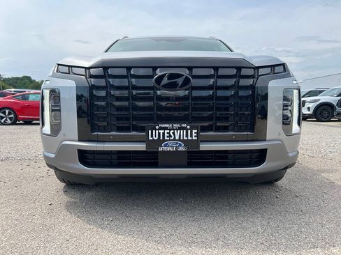 Used 2024 Hyundai Palisade Limited AWD/4WD image 3