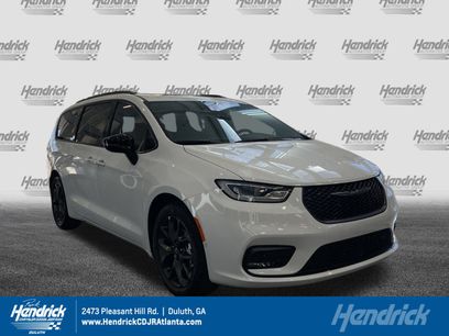 New 2026 Chrysler Pacifica Limited w/ S Appearance Package