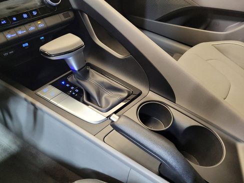 Used 2024 Hyundai Elantra SEL image 26