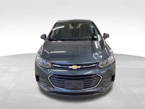 Used 2022 Chevrolet Trax LS w/ Tint and Cruise Package AWD/4WD image 2