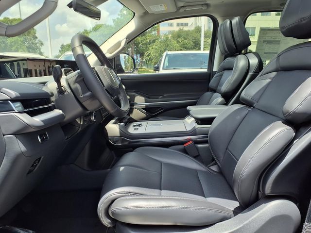 New 2025 Lincoln Navigator Reserve AWD/4WD image 7