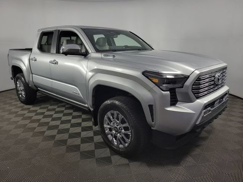 Used 2025 Toyota Tacoma Limited AWD/4WD image 1
