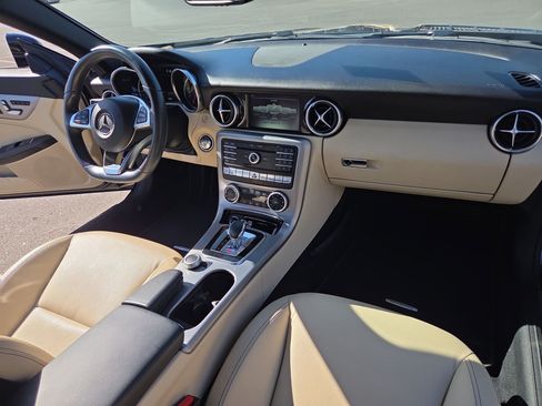 Used 2019 Mercedes-Benz SLC 300 image 27