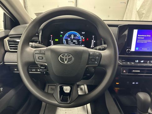 Used 2026 Toyota Camry LE FWD image 18