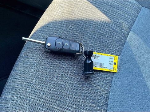 Used 2023 Ford F150 XLT image 41