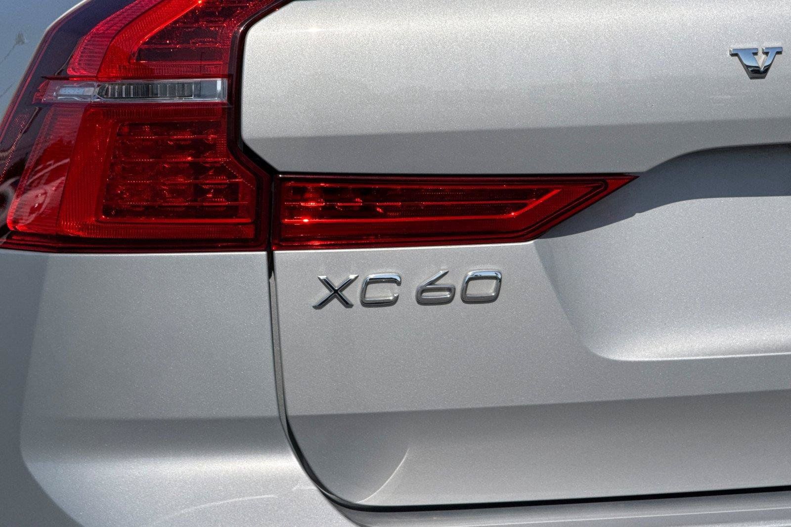 Used 2023 Volvo XC60 B5 Plus AWD/4WD image 26