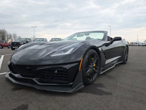 Used 2016 Chevrolet Corvette Stingray Convertible w/ 3LT Preferred Equipment Group image 4