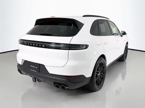 New 2025 Porsche Cayenne E-Hybrid image 22