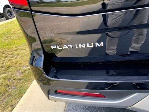 Used 2025 Ford Expedition Max Platinum w/ Driver's Package AWD/4WD image 4