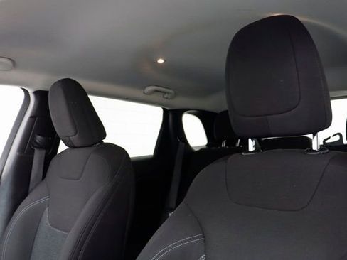 Used 2019 Jeep Cherokee Latitude w/ Cold Weather Group image 13