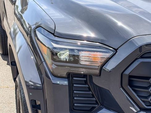 Used 2024 Toyota Tacoma TRD Sport w/ TRD Sport Upgrade Package AWD/4WD image 7