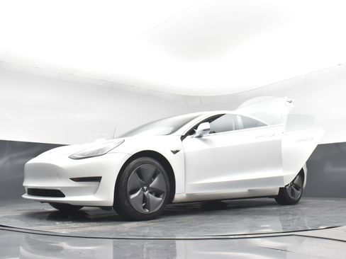 Used 2019 Tesla Model 3 Long Range image 31