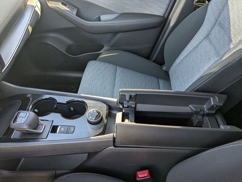 Used 2023 Nissan Rogue SV image 27