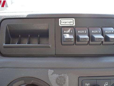 Used 2022 Ford E-350 and Econoline 350 Super Duty image 20