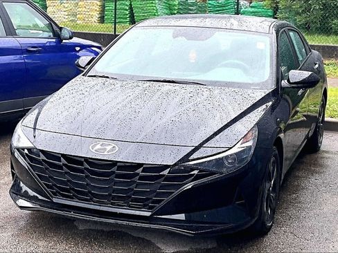 Used 2023 Hyundai Elantra SEL FWD image 3
