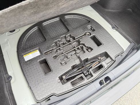 Used 2021 Toyota Camry SE image 30