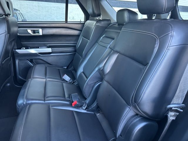 Used 2023 Ford Explorer XLT w/ Equipment Group 202A AWD/4WD image 25