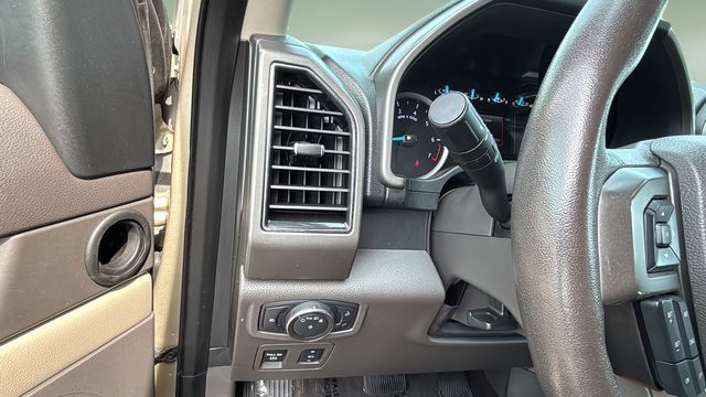 Used 2018 Ford Expedition Max XLT w/ Equipment Group 201A AWD/4WD image 21