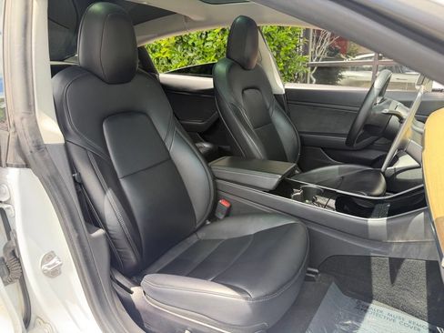 Used 2020 Tesla Model 3 Standard Range Plus RWD image 34