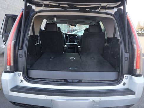 Used 2020 Cadillac Escalade Luxury image 34