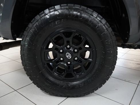 Used 2022 Toyota Tacoma SR5 AWD/4WD image 27