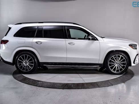 Used 2024 Mercedes-Benz GLS 580 4MATIC image 7