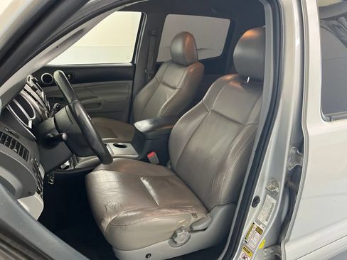 Used 2013 Toyota Tacoma 4x4 Double Cab w/ TRD Sport Pkg image 18