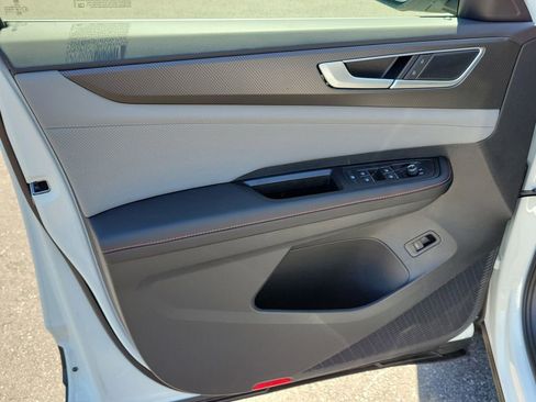 New 2026 Volkswagen Atlas Peak Edition AWD/4WD image 13