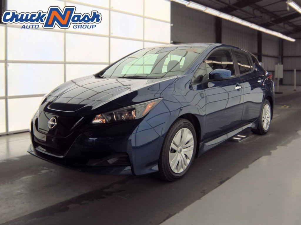 Used 2025 Nissan Leaf S FWD image 3