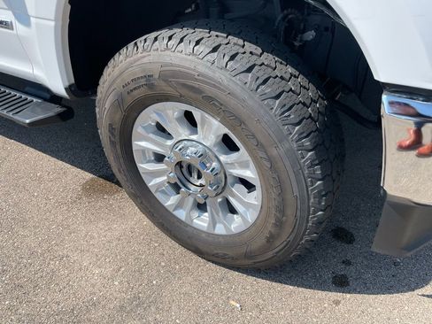 Used 2021 Ford F250 XL w/ STX Appearance Package image 3