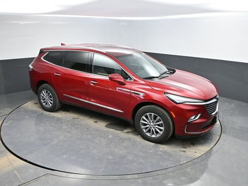 Used 2024 Buick Enclave Premium image 13