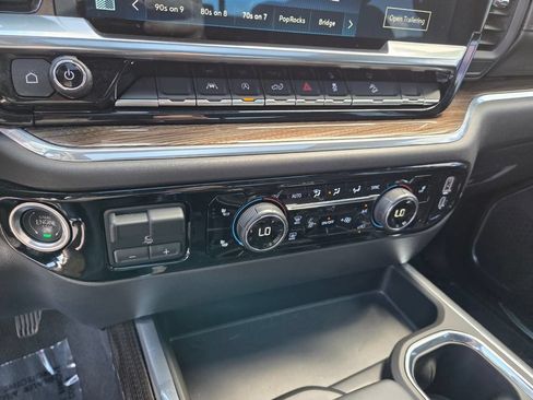 Used 2024 Chevrolet Silverado 1500 LT Trail Boss w/ Convenience Package II AWD/4WD image 26