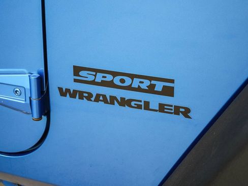 Used 2016 Jeep Wrangler Sport AWD/4WD image 9