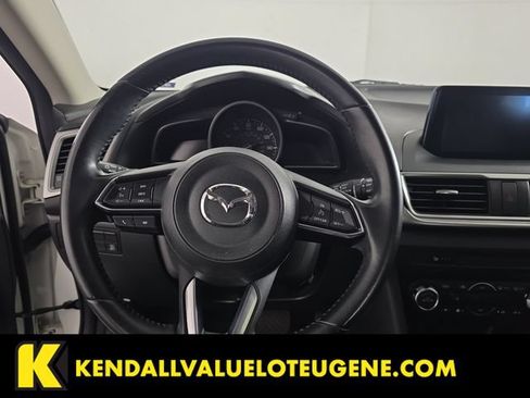 Used 2017 MAZDA MAZDA3 Touring FWD image 13