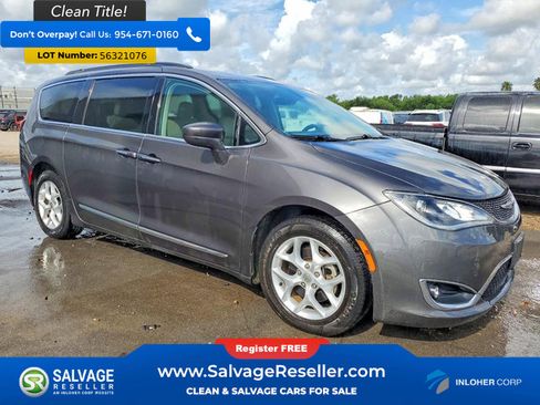 Used 2017 Chrysler Pacifica Touring-L w/ Tire & Wheel Group FWD image 5