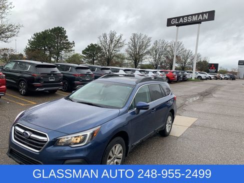 Used 2019 Subaru Outback 2.5i Premium AWD/4WD image 1