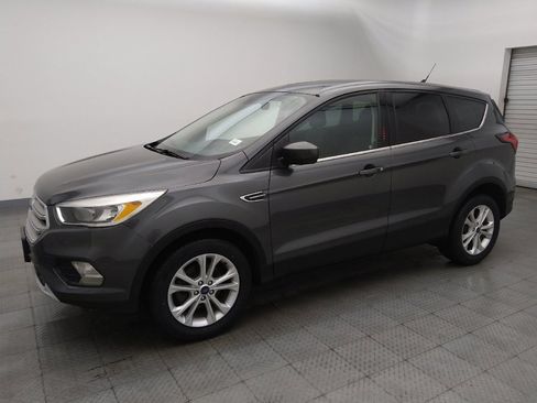 Used 2019 Ford Escape SE FWD image 2