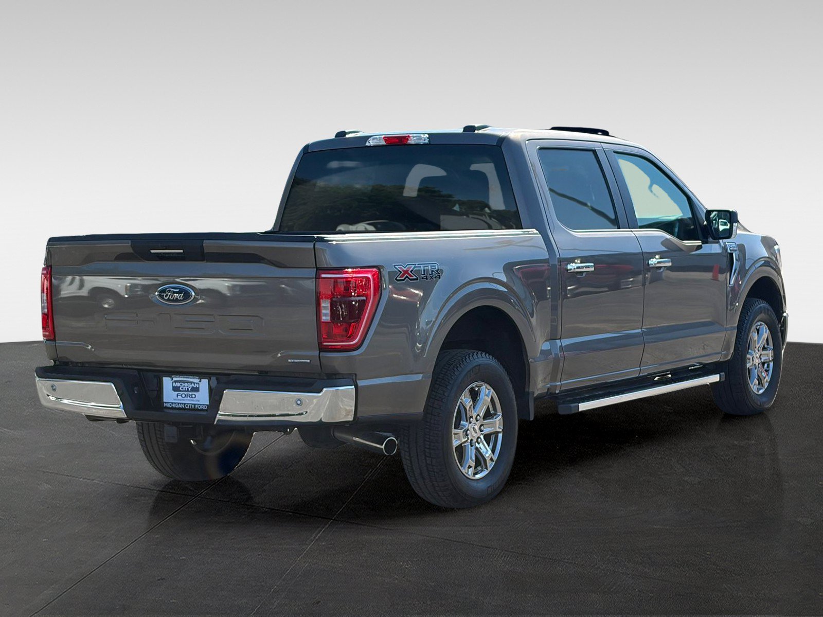 Used 2023 Ford F150 XLT w/ XTR Package AWD/4WD image 5