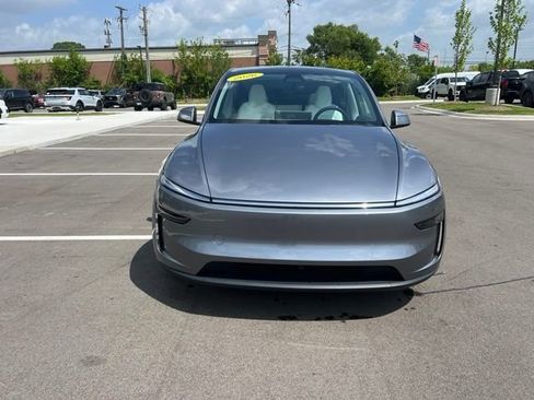 Used 2026 Tesla Model Y Long Range AWD/4WD image 2