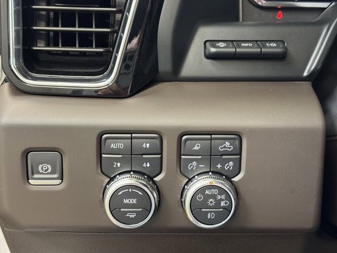Used 2024 GMC Sierra 1500 Denali w/ Denali Reserve Package image 29
