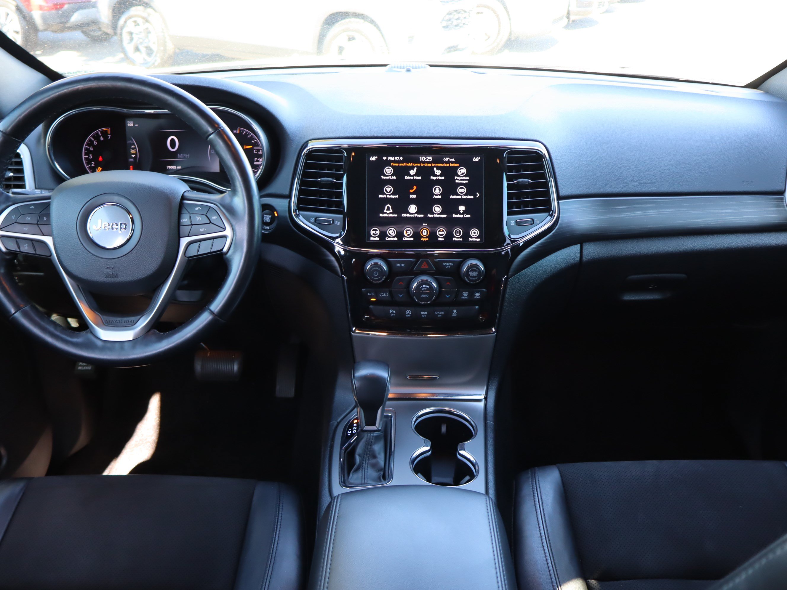 Used 2022 Jeep Grand Cherokee Laredo X AWD/4WD image 14