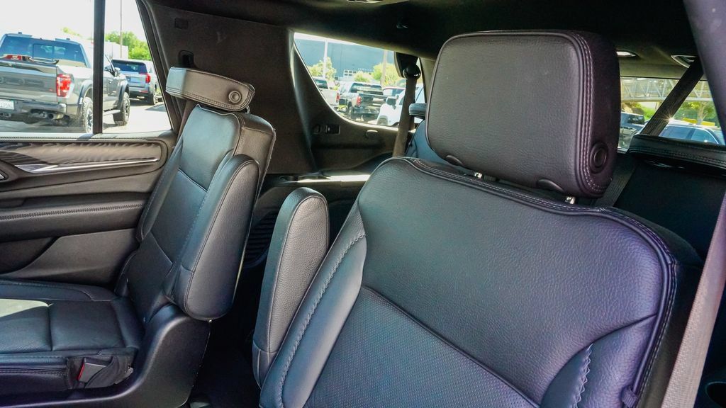 Used 2023 GMC Yukon Denali RWD image 13